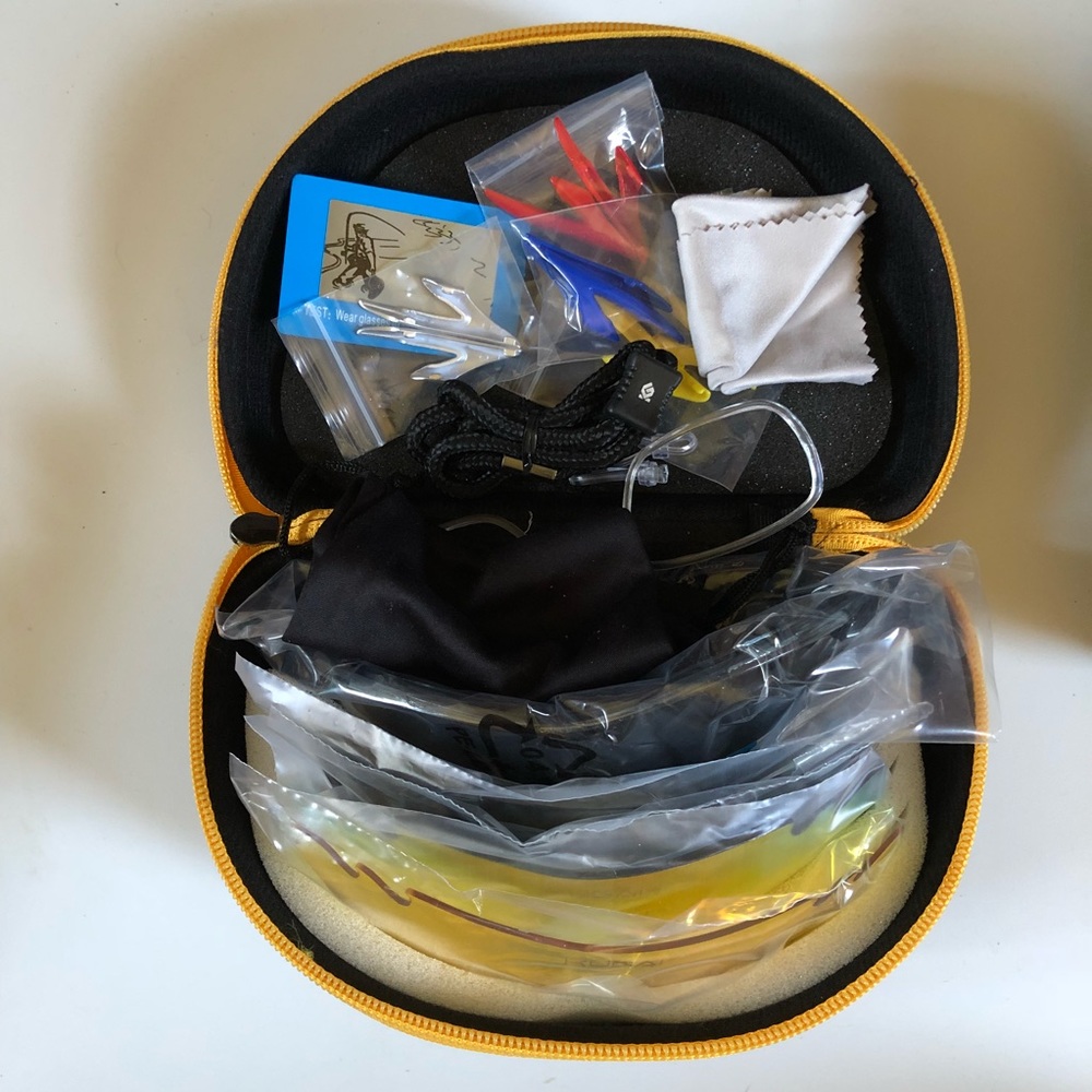 1 left: Polarized Glass Set for Outdoor Sports - Picture 3 of 8